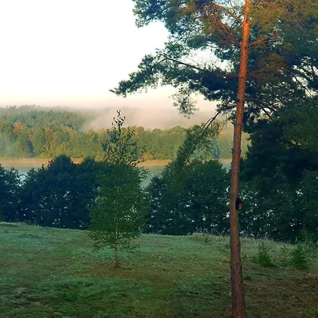 Mazurskie Wzgorze Nad Jeziorem Isag *